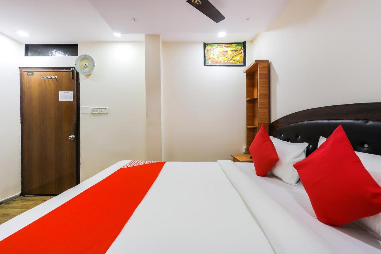 Oyo 62194 Pleasure Palace Hotel Indore Eksteriør billede