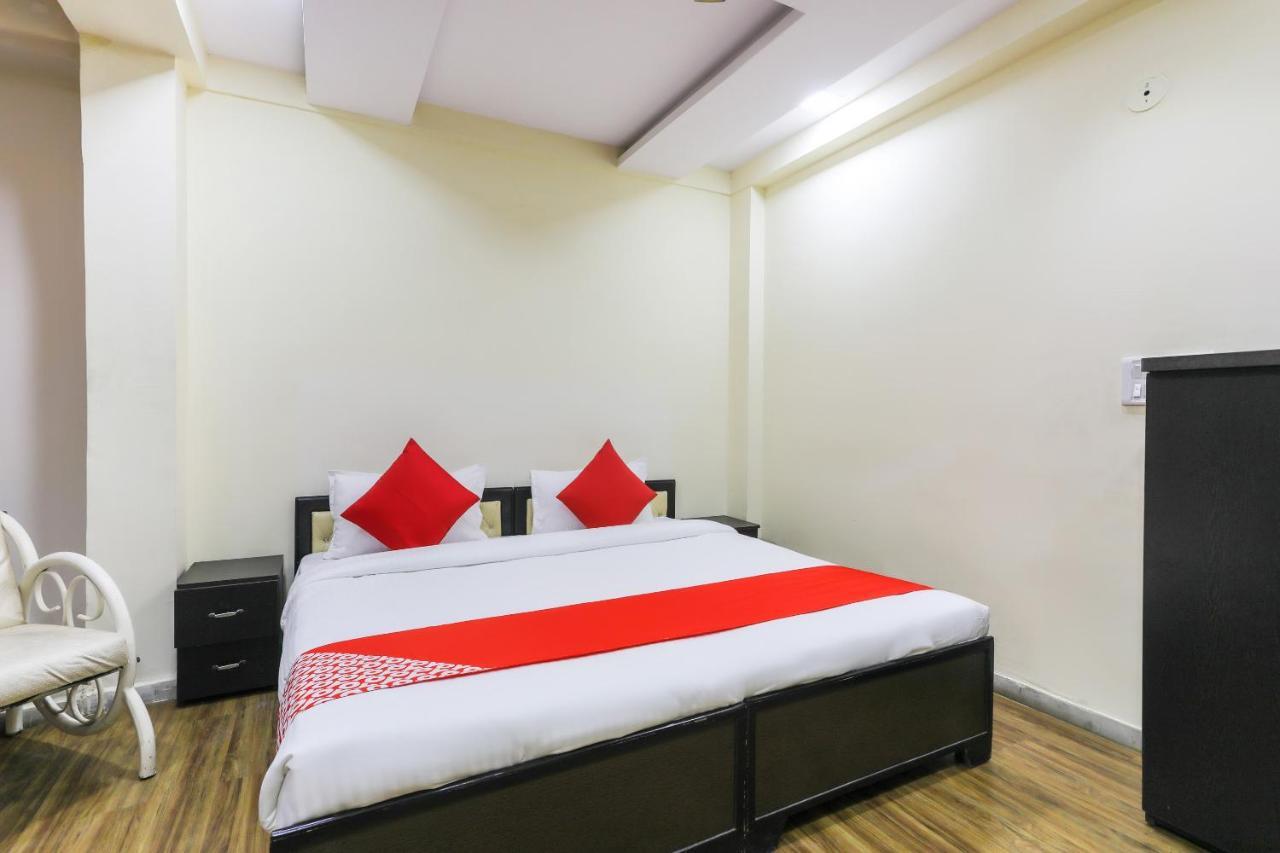Oyo 62194 Pleasure Palace Hotel Indore Eksteriør billede