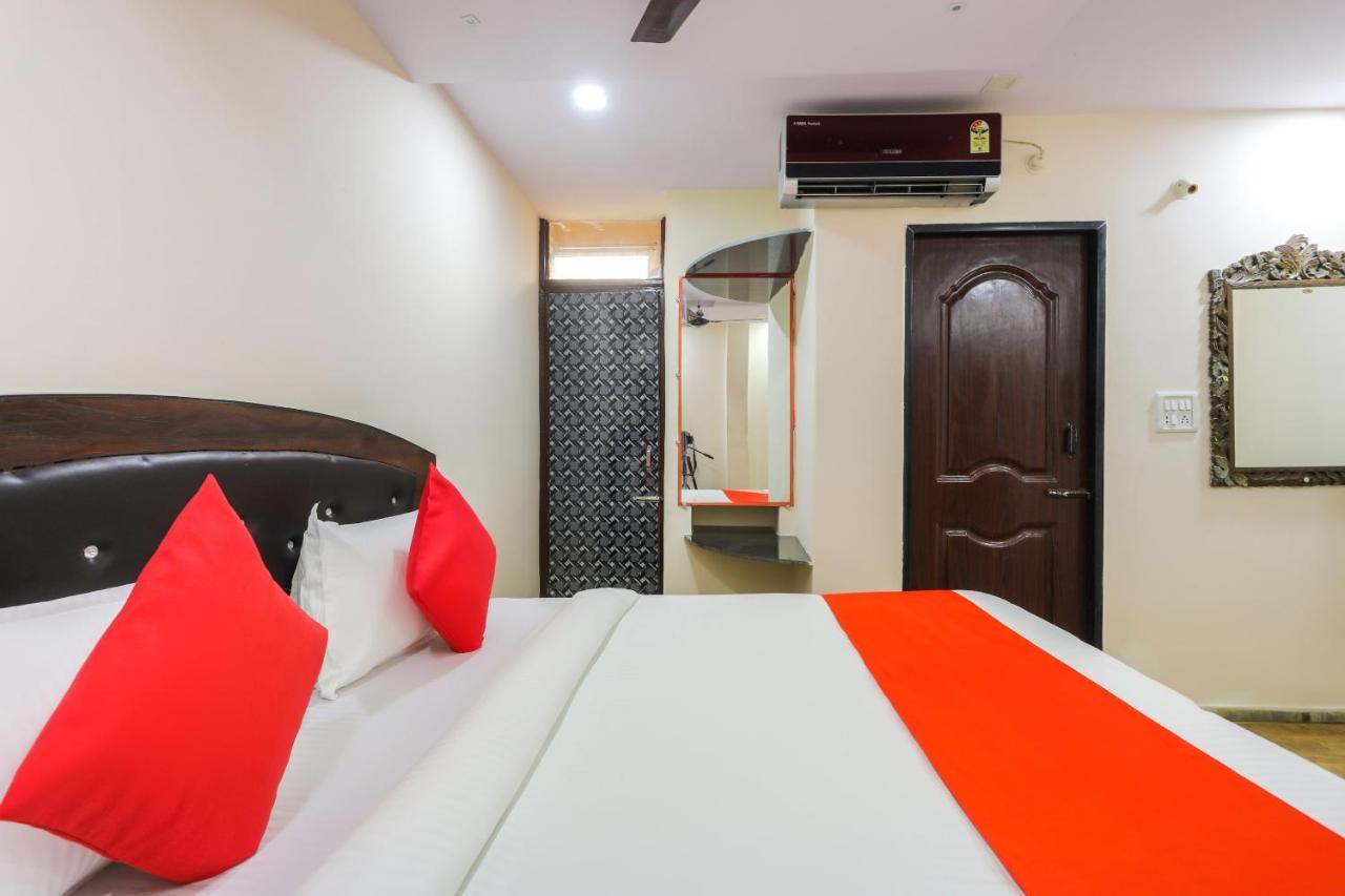 Oyo 62194 Pleasure Palace Hotel Indore Eksteriør billede