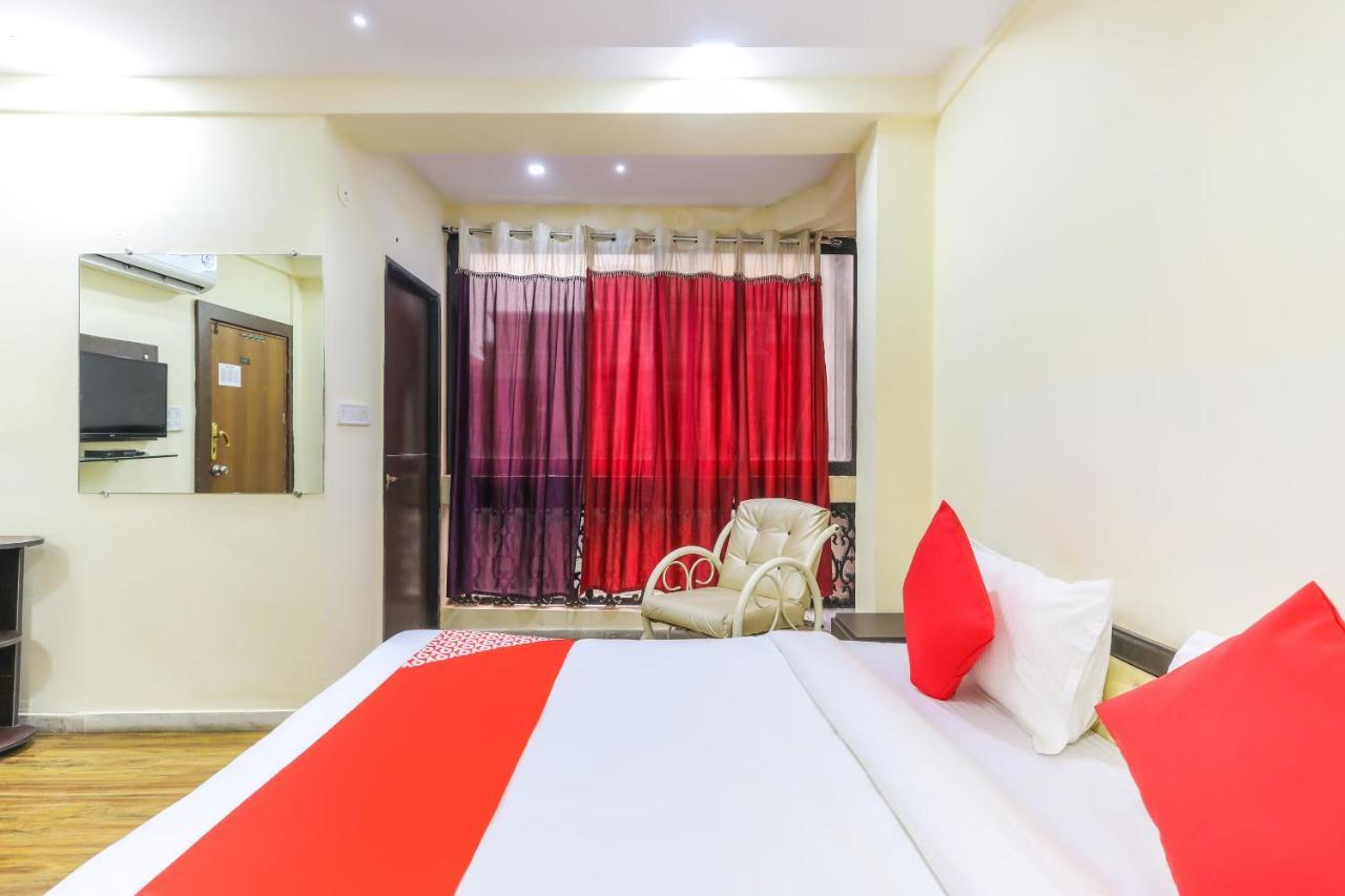 Oyo 62194 Pleasure Palace Hotel Indore Eksteriør billede